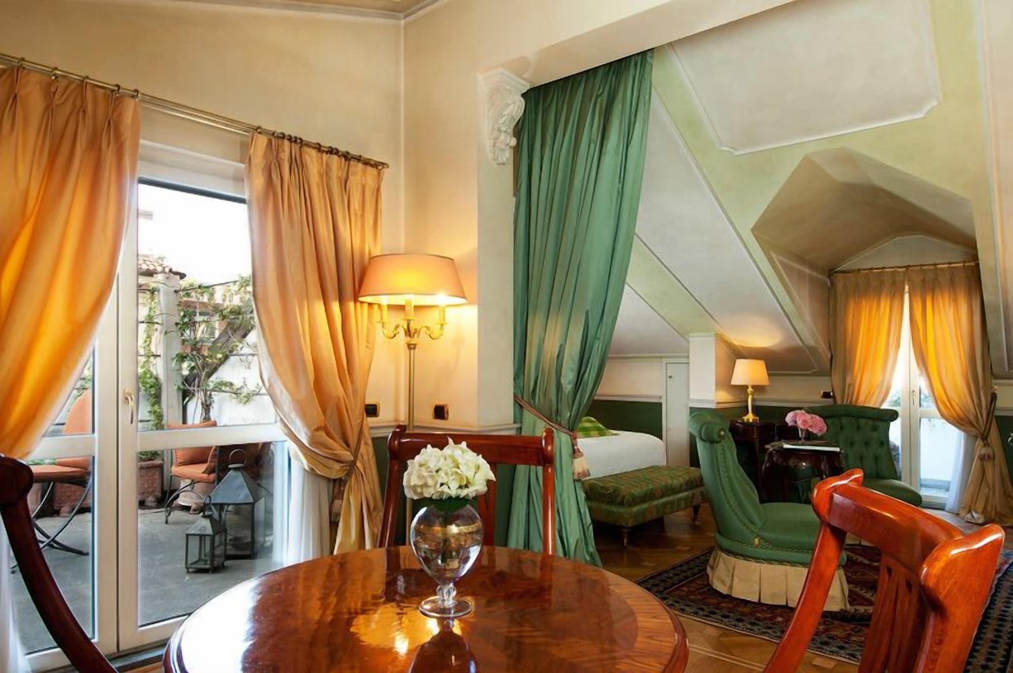 Petit Palais Hotel De Charme Milano Phòng bức ảnh
