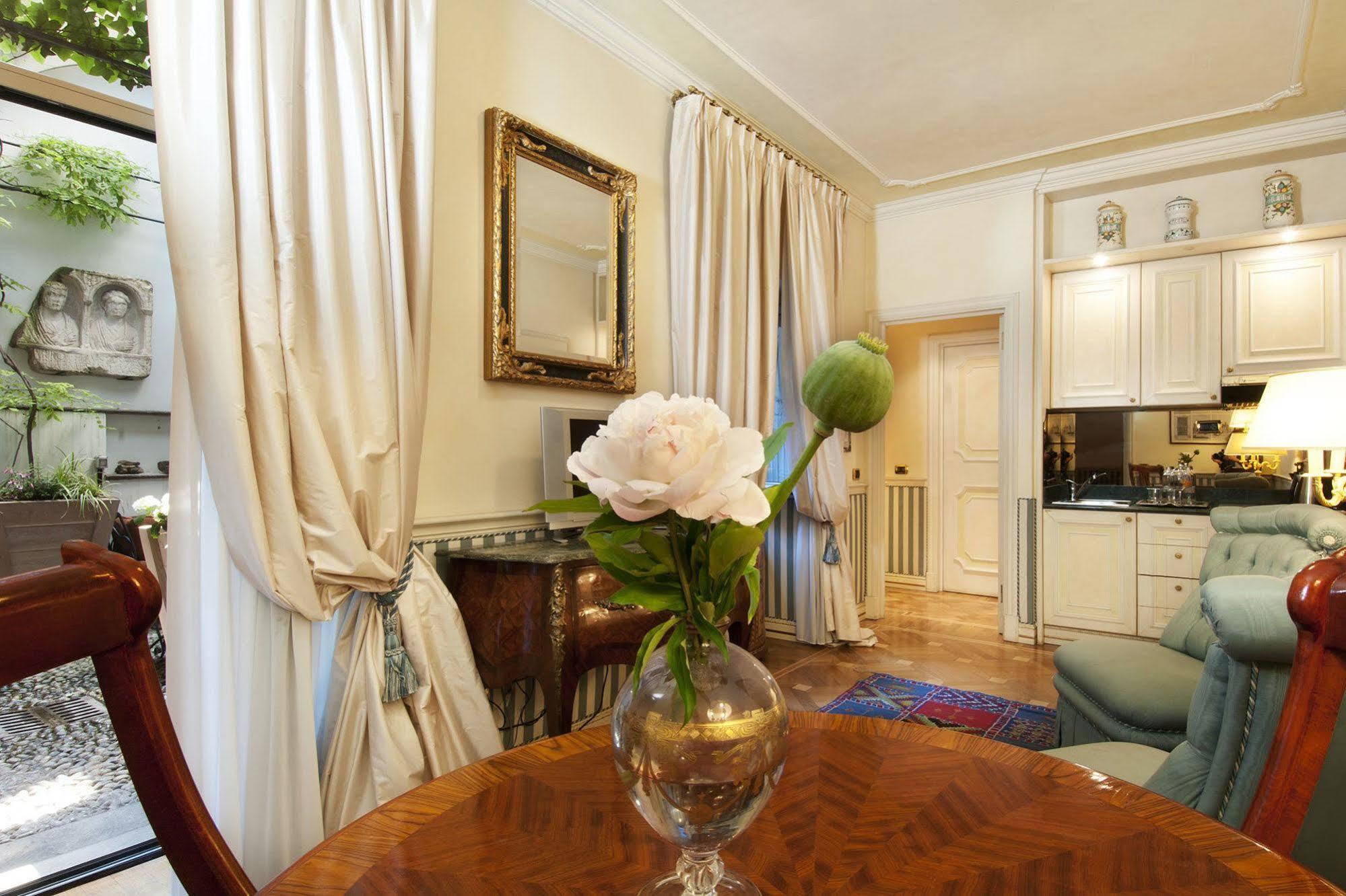 Petit Palais Hotel De Charme Milano Phòng bức ảnh